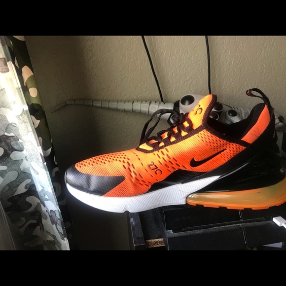 Nike Shoes - Mike air max 270 Nike Shoes - Mike air max 270